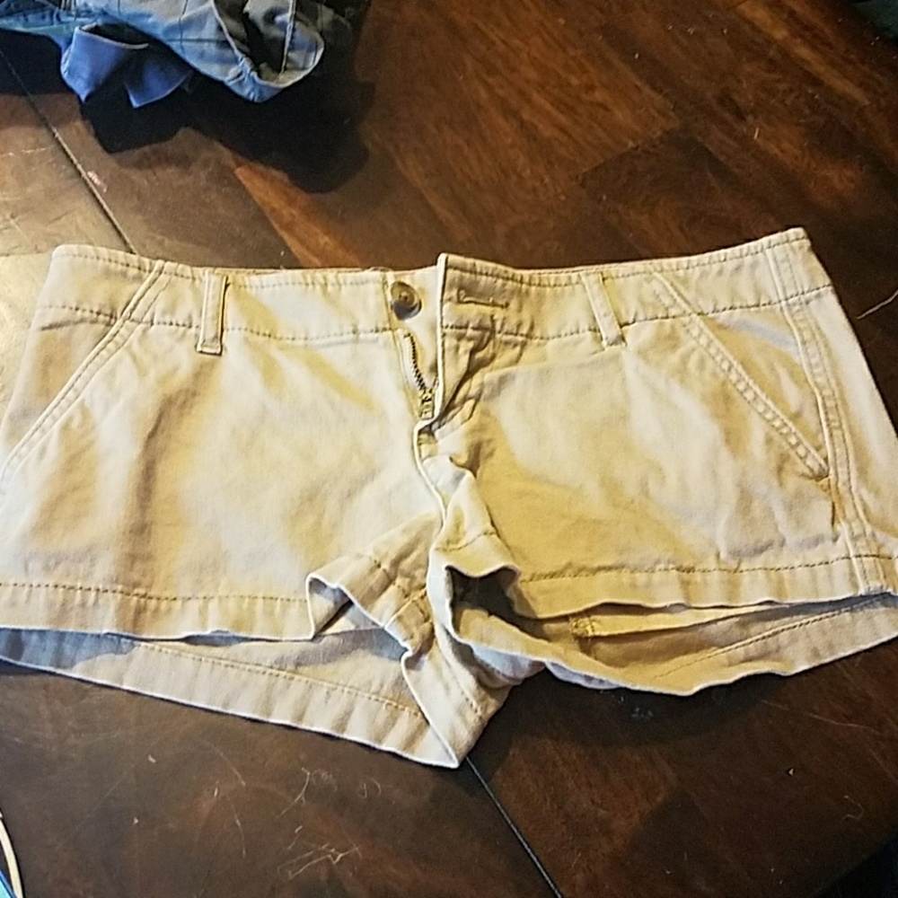 Hollister size 3 khaki shorts